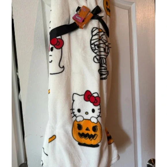Hello Kitty Halloween Blanket